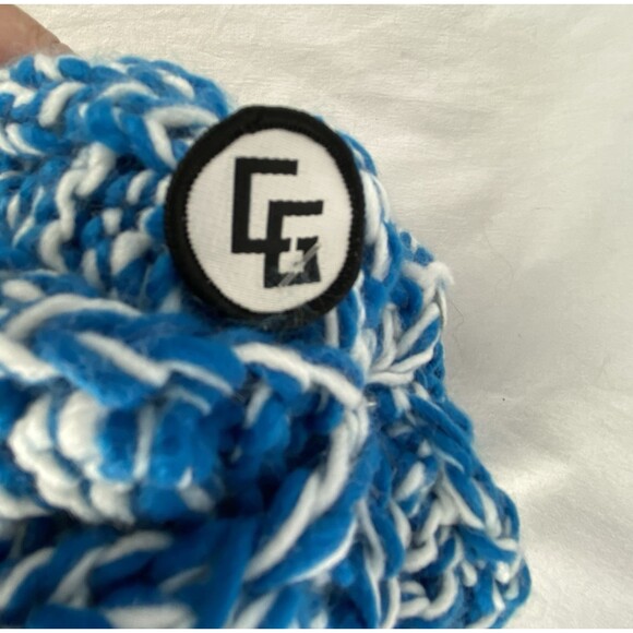 NWT CG Habitats Hat Women OS Snow Bunny Knitted Blue White Beanie Faux Fux Pom - Picture 6 of 8
